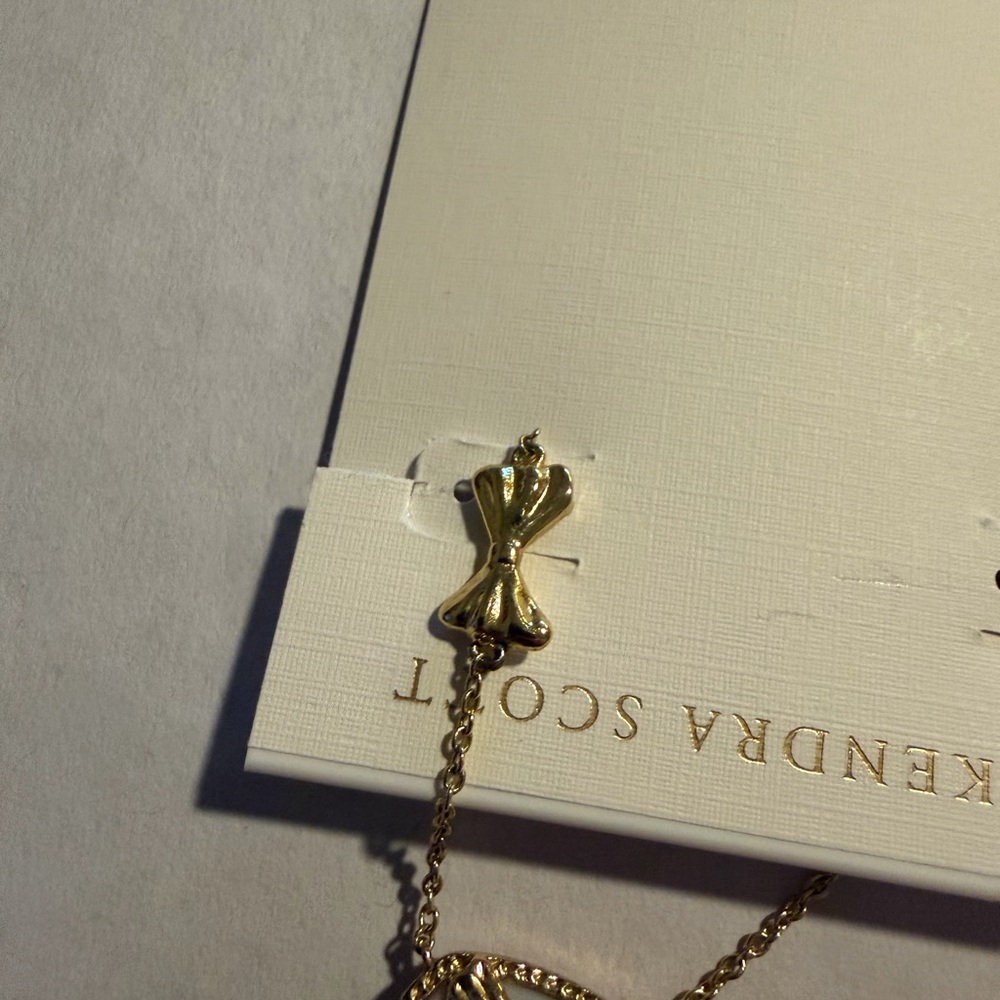 Kendra Scott x Loveshackfancy Gold necklace  with Iridescent Pink Stone flowers - Picture 3 of 3
